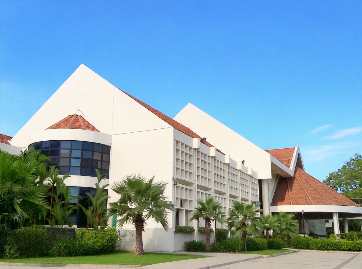 Raffles Institution in Bishan, just inside 2 km of Thomson Reserve